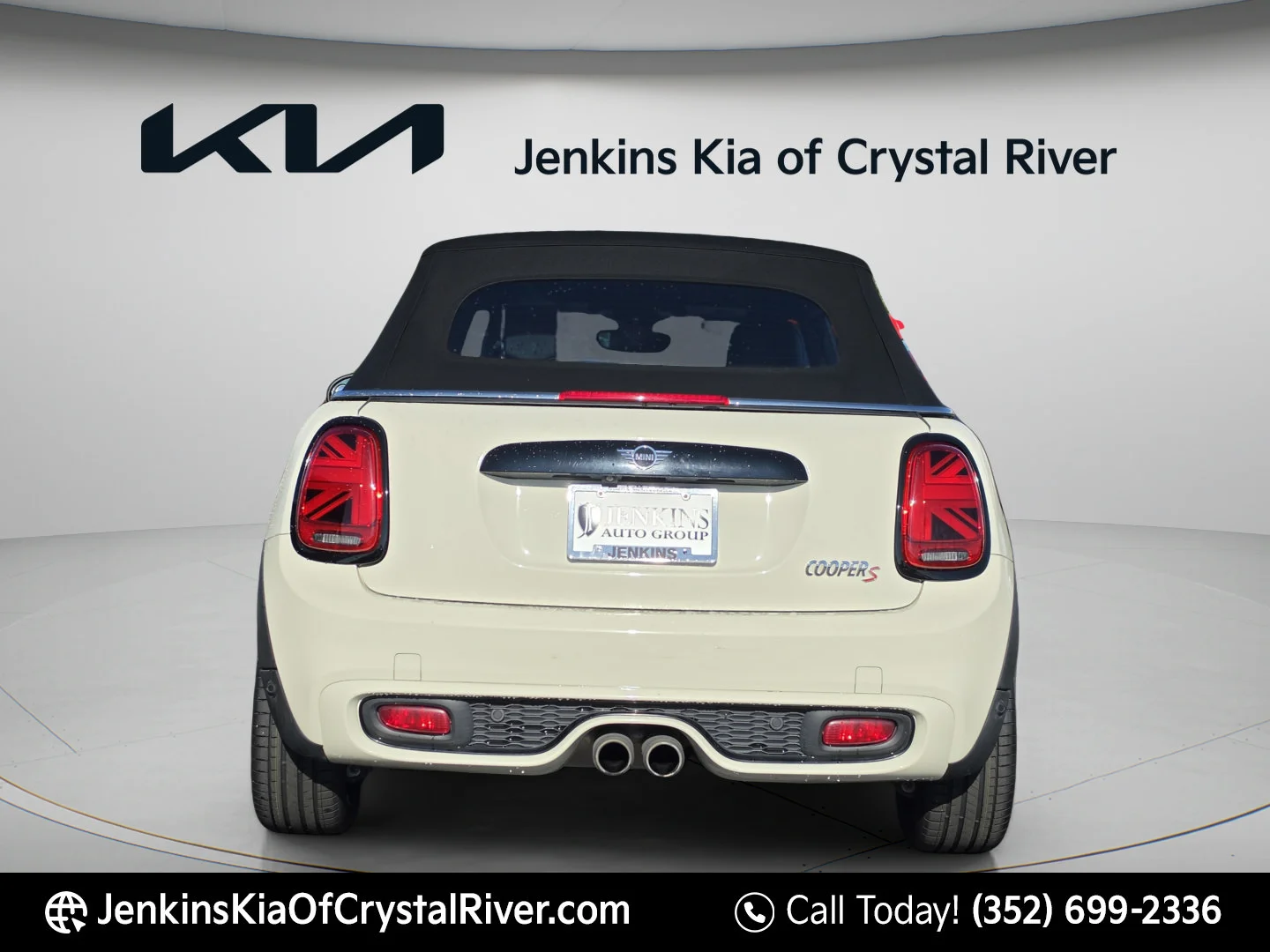 Used 2019 Pepper White MINI Cooper S image 6