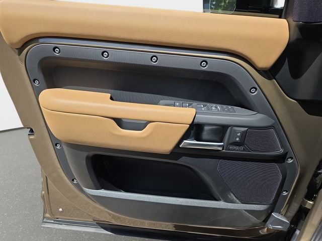 New 2026 Gondwana Stone LAND ROVER X-Dynamic SE image 19