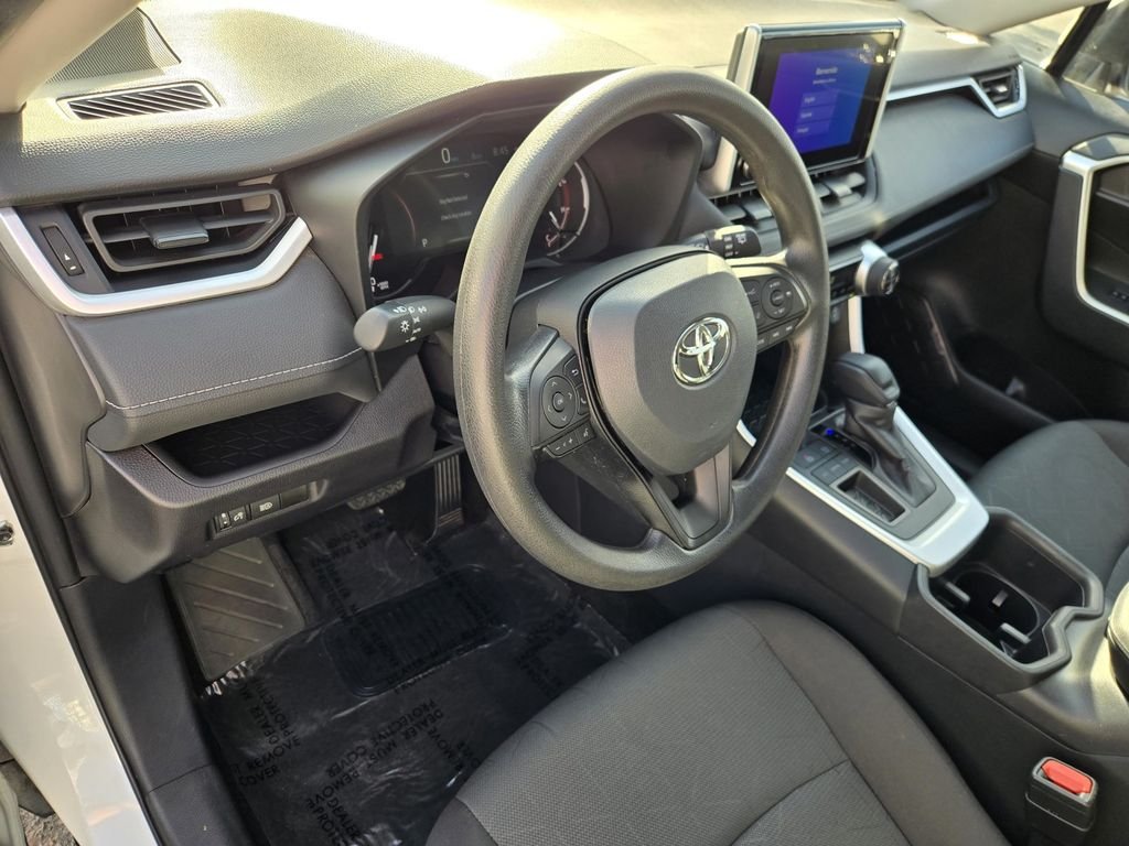 Used 2025 Ice Cap Toyota XLE image 19
