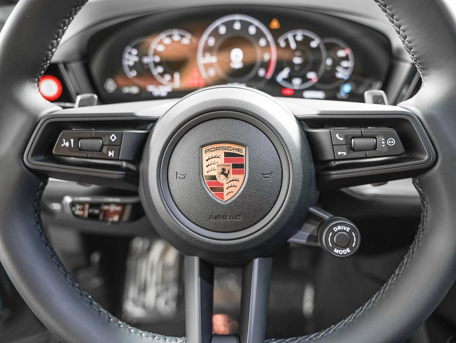 New 2026 VANADIUM GREY Porsche Coupe image 17