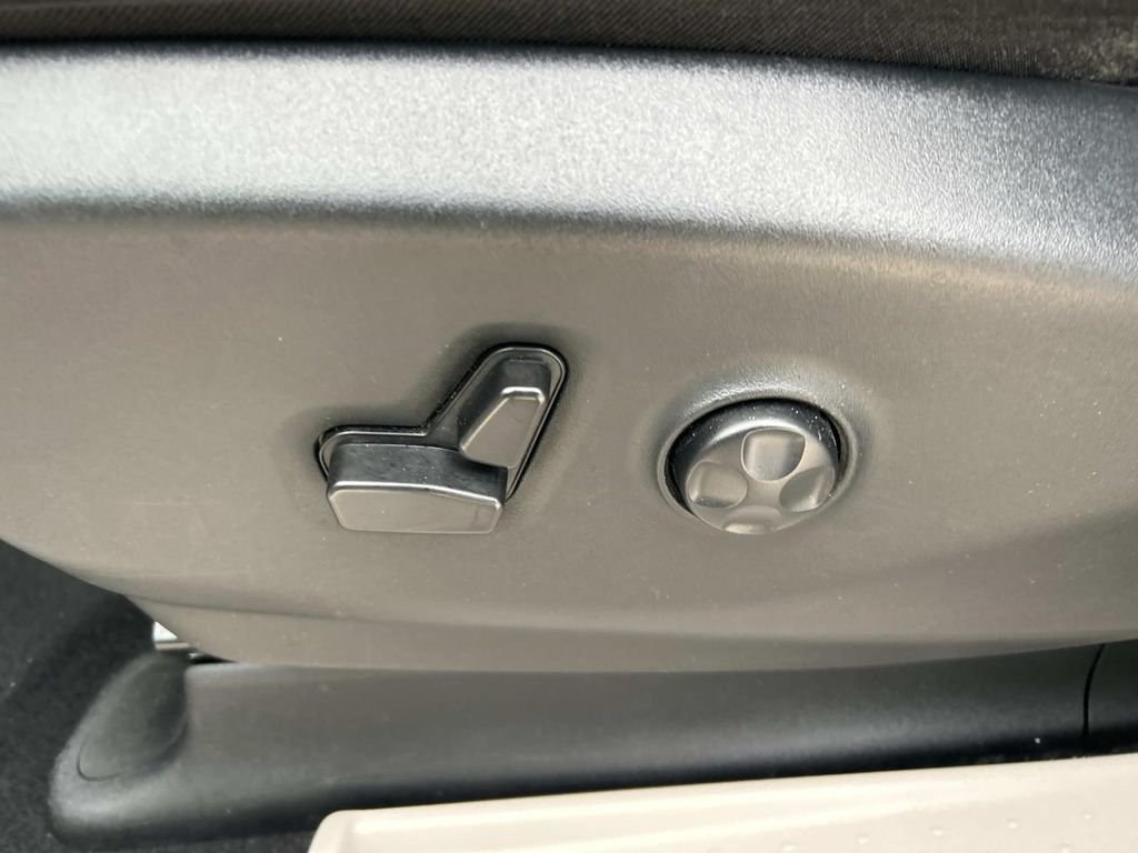 2024 Chrysler Pacifica Touring L - Photo 23