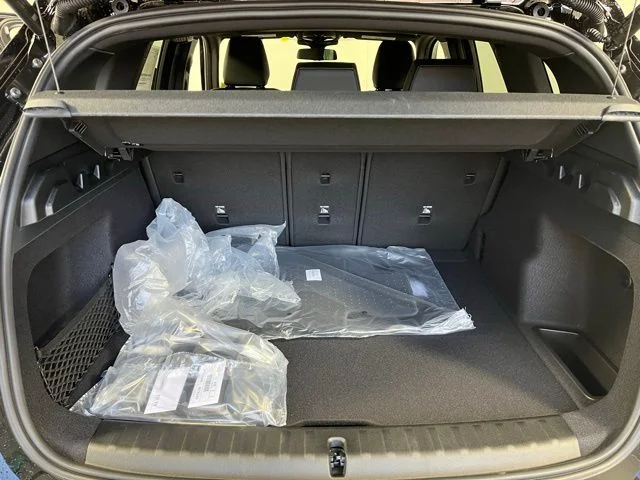 New 2026 Jet Black BMW xDrive28i image 14