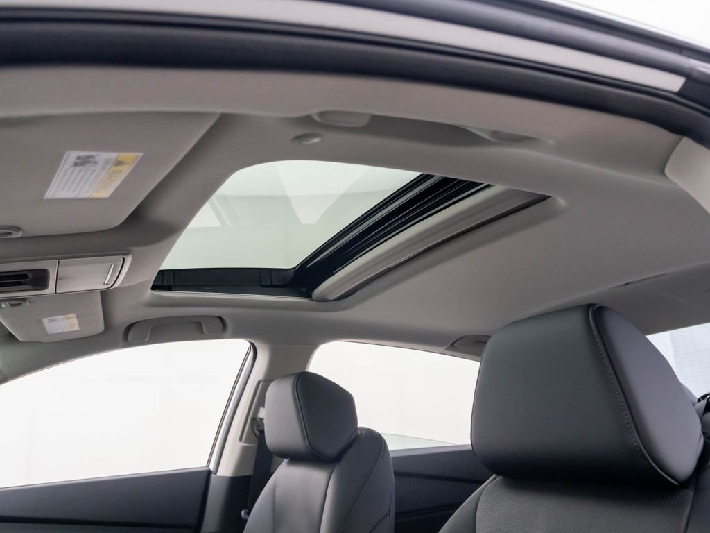 New 2026 Platinum White Pearl Honda Touring image 19