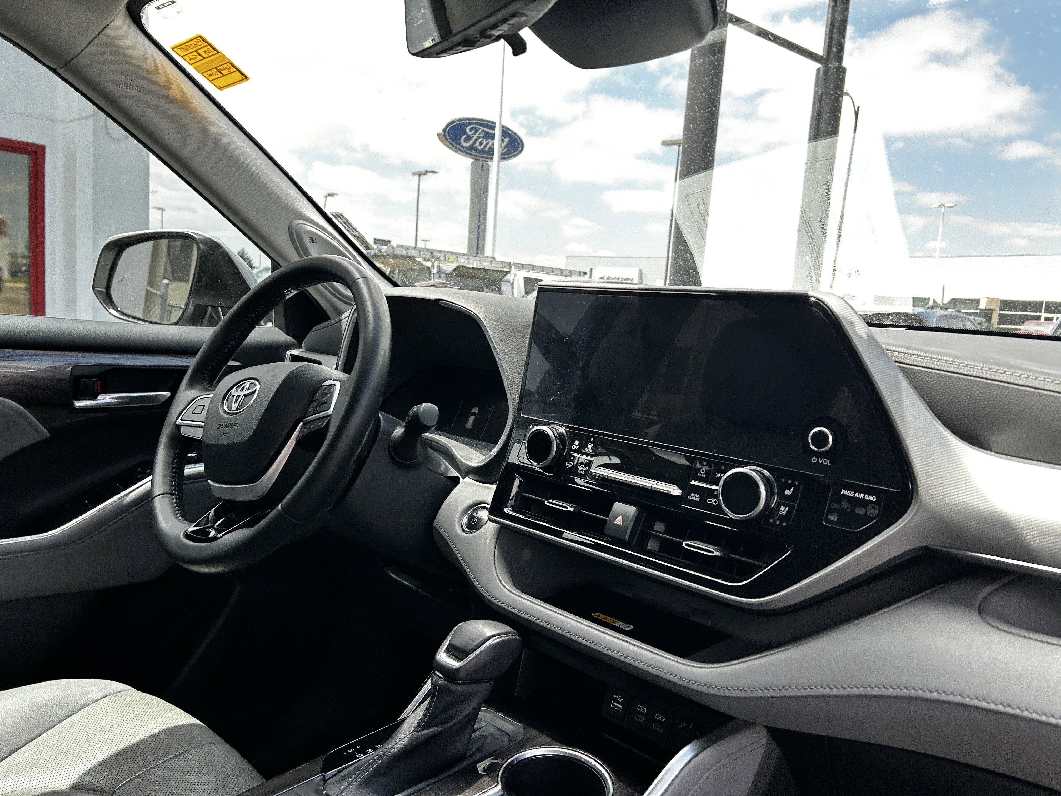 2023 Toyota Highlander Platinum - Photo 14
