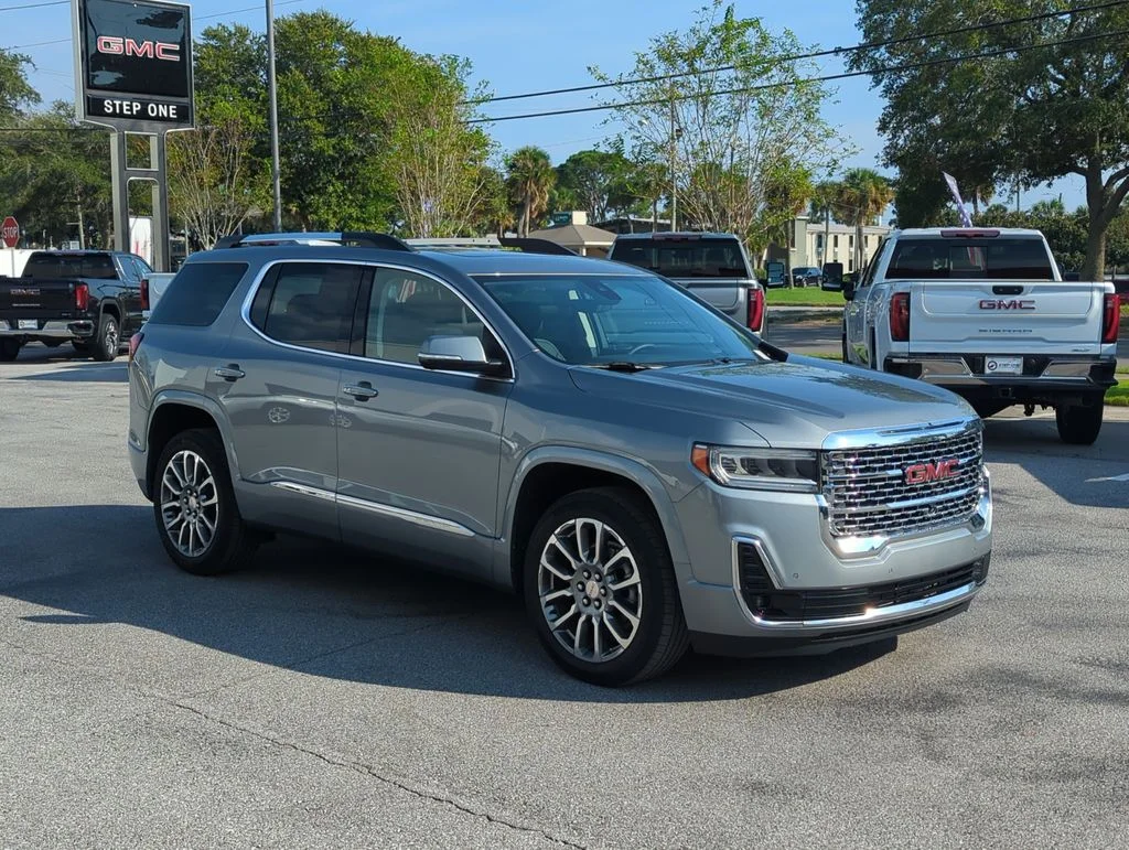 Used 2023 Silver GMC Denali image 8