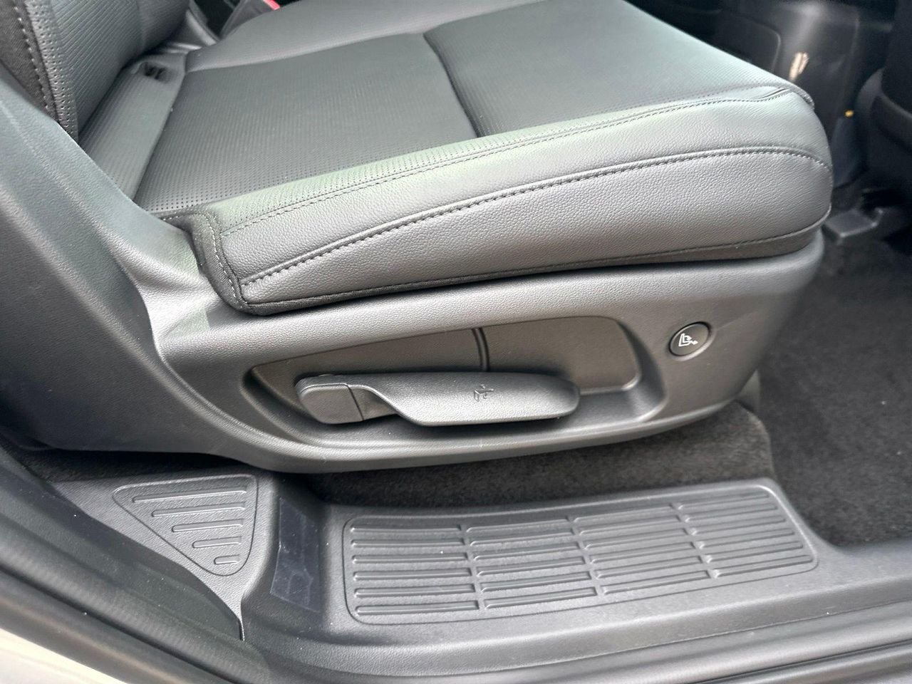 New 2026 Silver Hyundai Limited AWD image 34