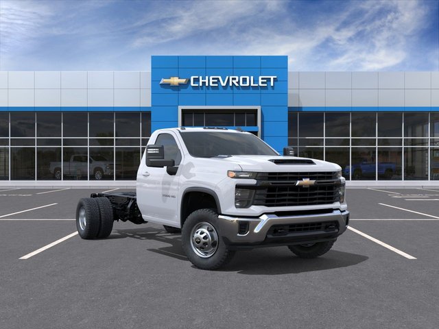 New 2026 Chevrolet Silverado 3500 HD Chassis Cab Work Truck Four Wheel Drive Regular Cab Regular Cab in San Antonio, TX