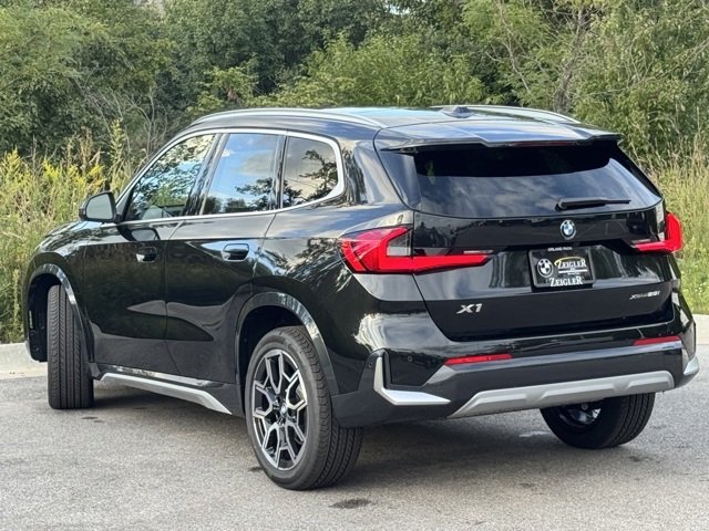 New 2026 Black Sapphire Metallic BMW xDrive28i image 4
