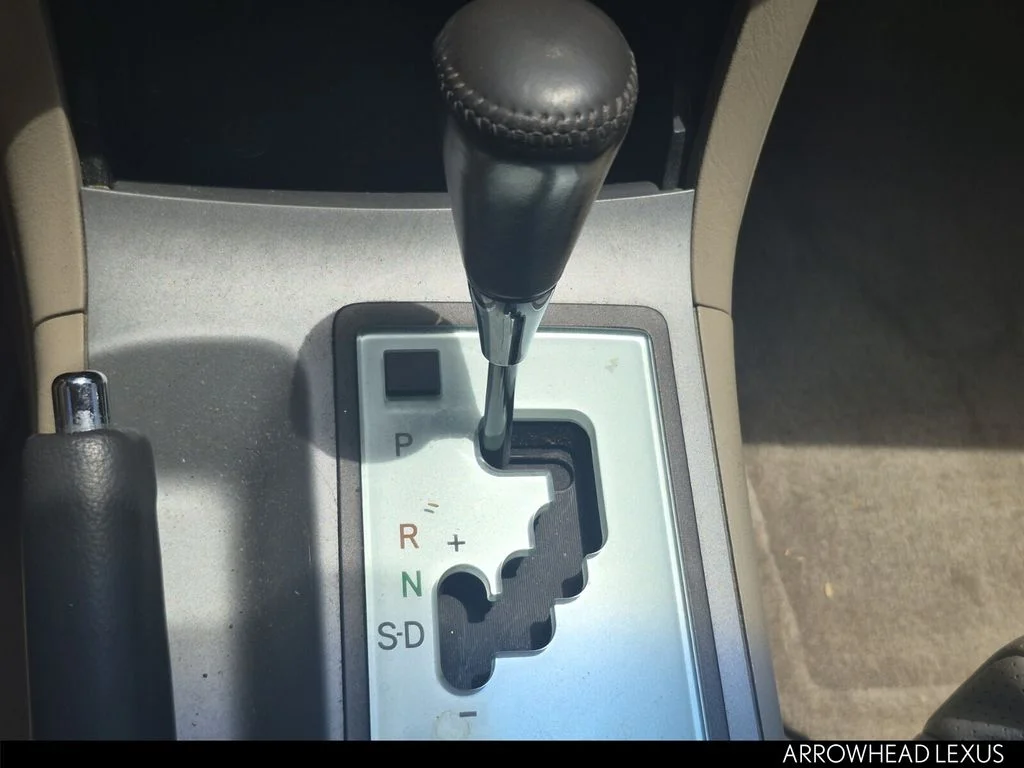 Used 2006 White Toyota SLE image 26