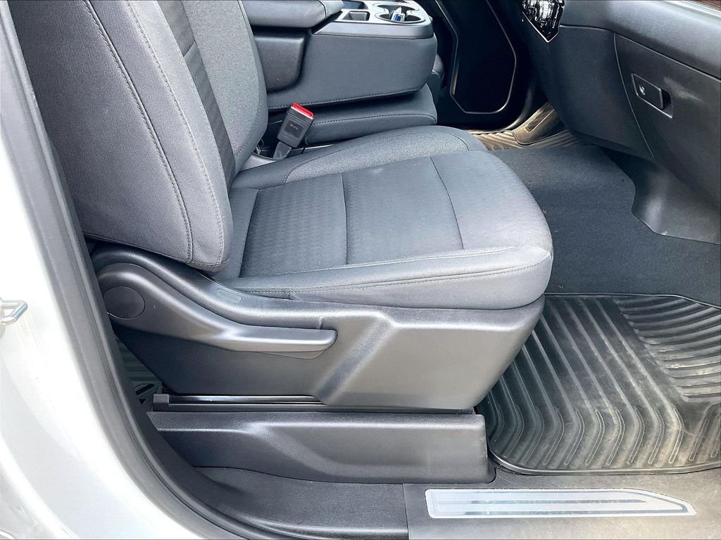 Used 2025 Summit White GMC Elevation image 35