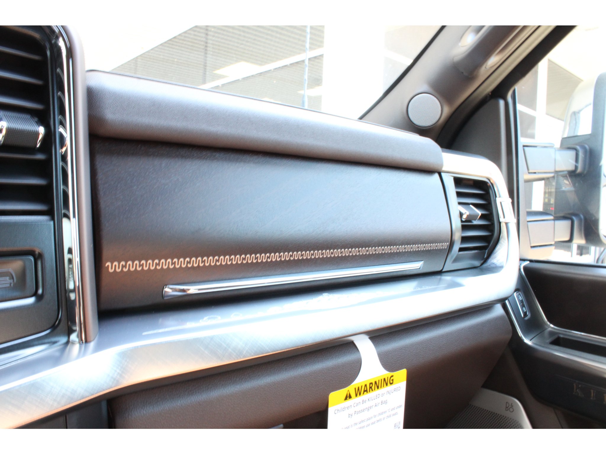 New 2027 Marsh Gray Metallic Ford King Ranch image 16
