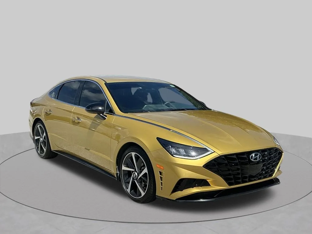 Used 2021 Yellow Hyundai SEL Plus image 14