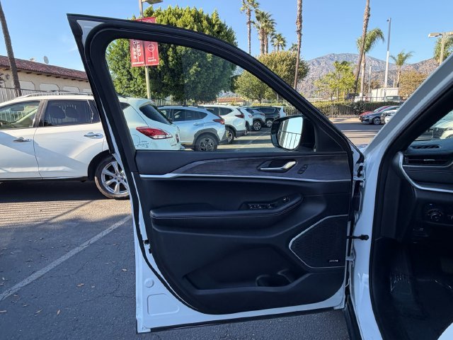 Used 2024 White Jeep 4xe image 14