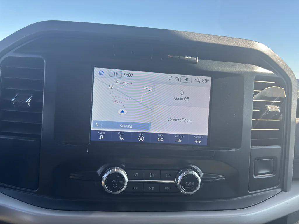 Used 2023 Oxford White Ford XLT image 17