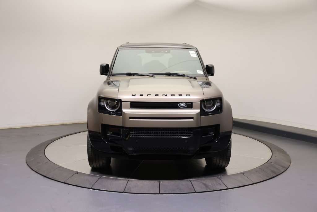 New 2026 Gondwana Stone Metallic Land Rover X-Dynamic SE image 8