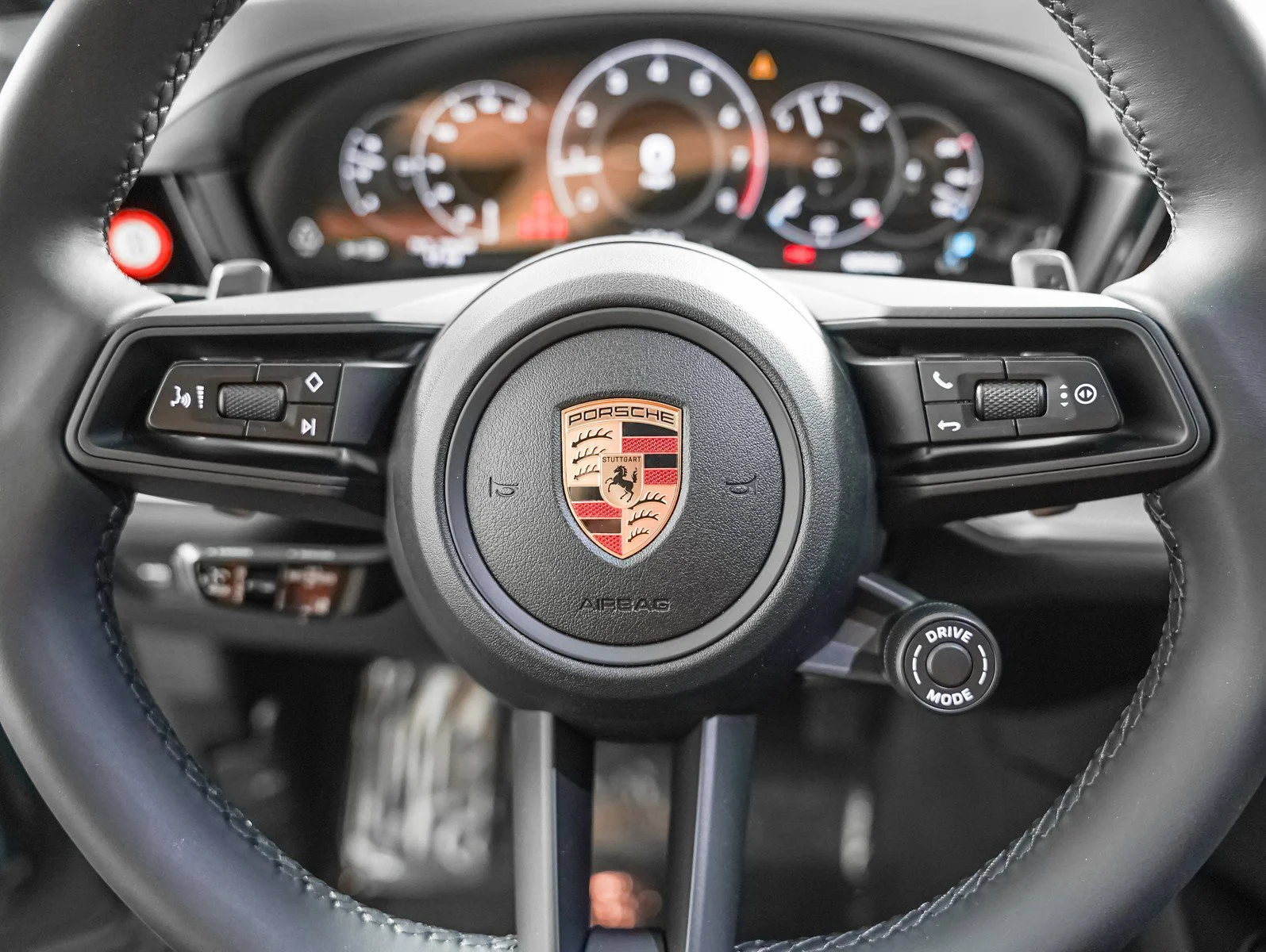 New 2026 VANADIUM GREY Porsche Coupe image 17