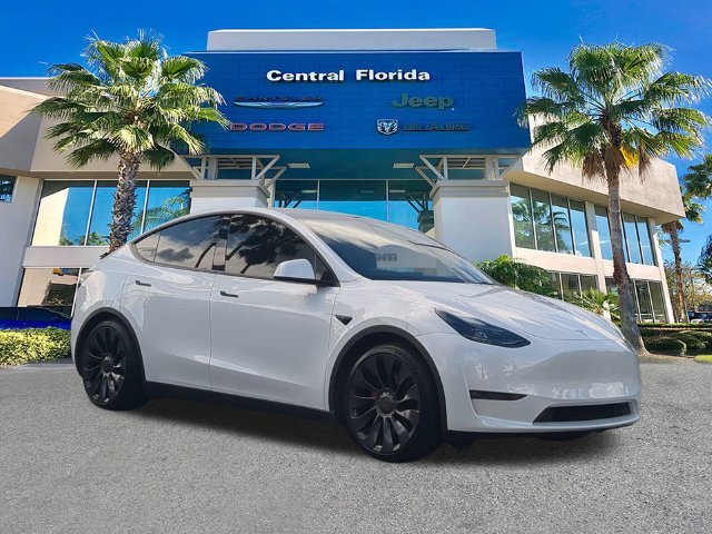 Used 2023  Tesla Performance image 2