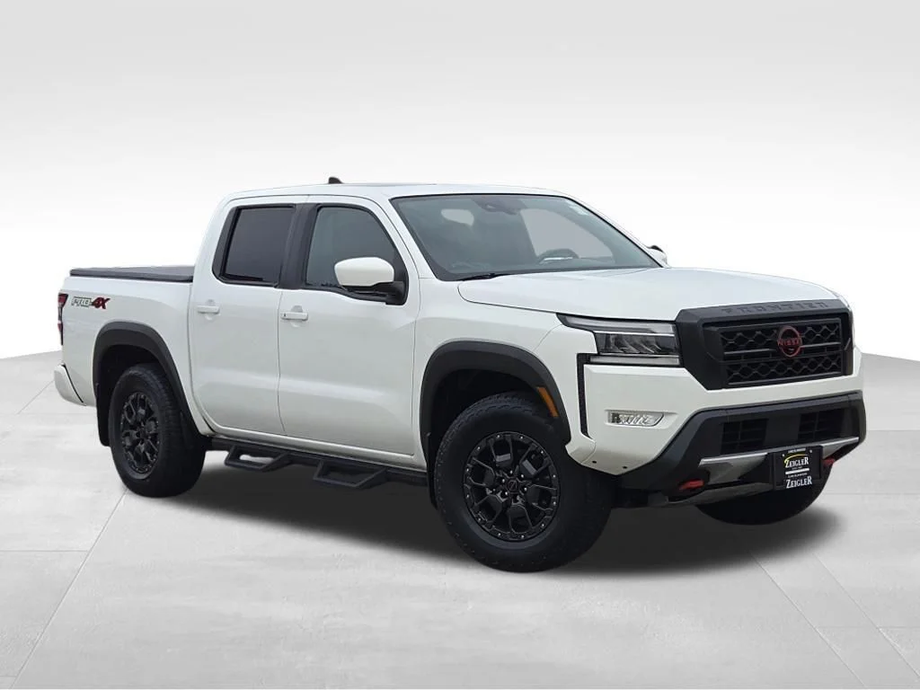2023 Nissan Frontier PRO-4X Crew Cab 4X4's photo