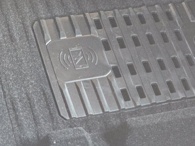 New 2026 Silver-Zynith Exterior Paint Jeep Summit Reserve image 19