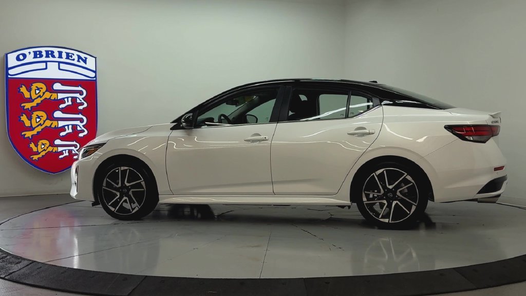 Used 2025 Aspen White Nissan SR image 7