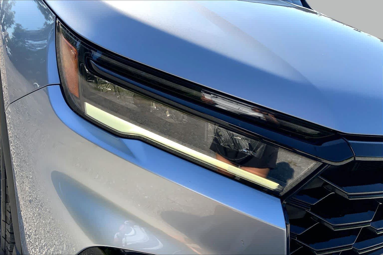 Used 2025 Lunar Silver Metallic Honda TrailSport image 27