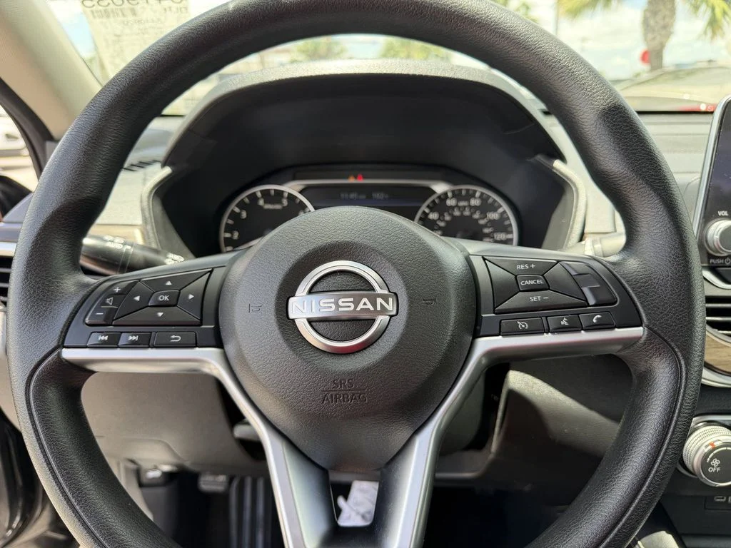 2023 Nissan Altima SV - Photo 18