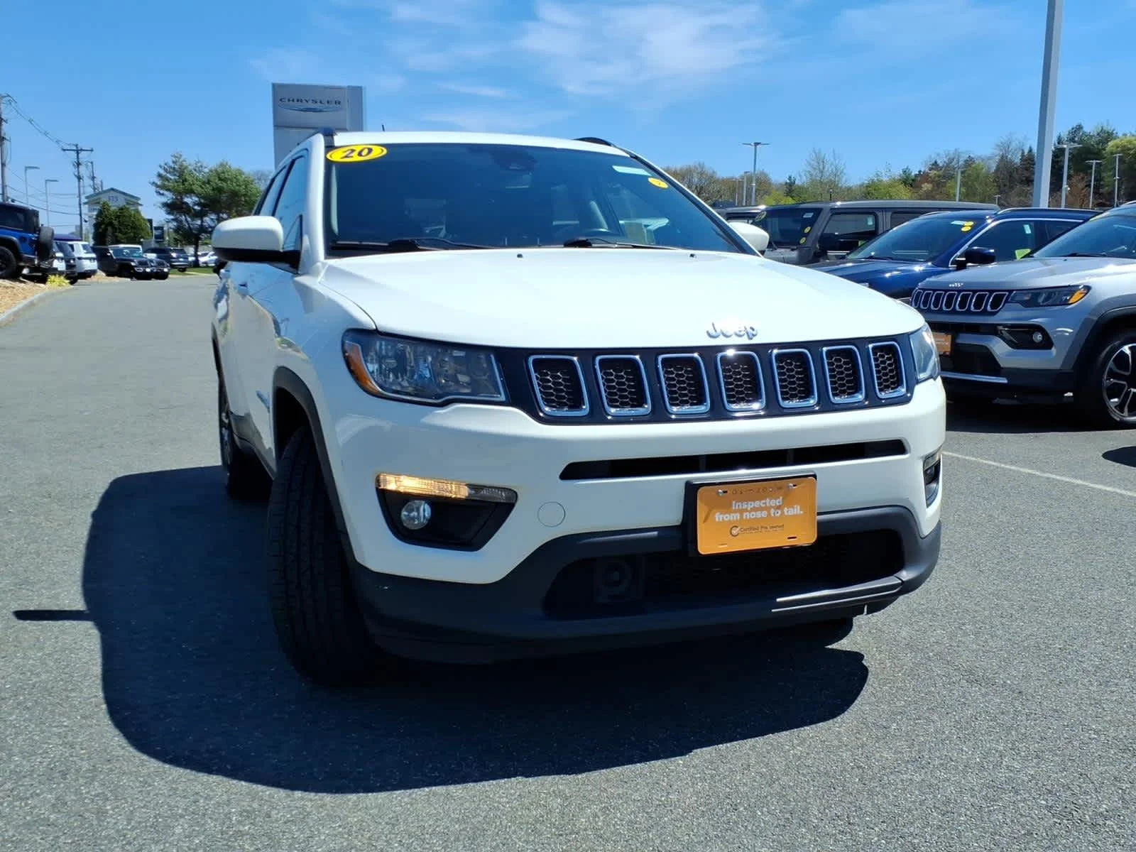 Certified Used 2020 White Clearcoat Jeep Latitude w/Sun/Safety Pkg image 4