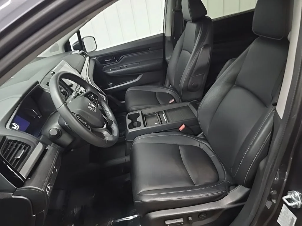 Used 2024 Gray Honda Touring image 31