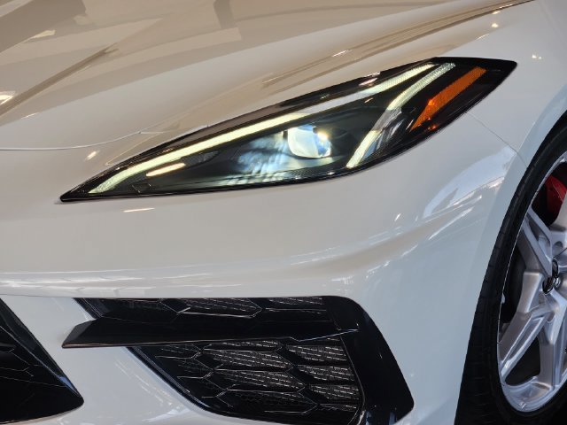 Used 2020 ARCTIC WHITE Chevrolet 2LT image 15