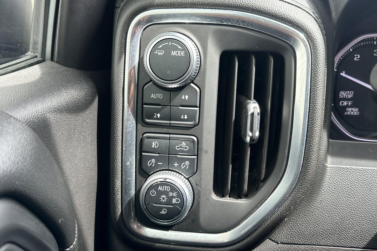 Used 2020 Blue GMC SLT image 29