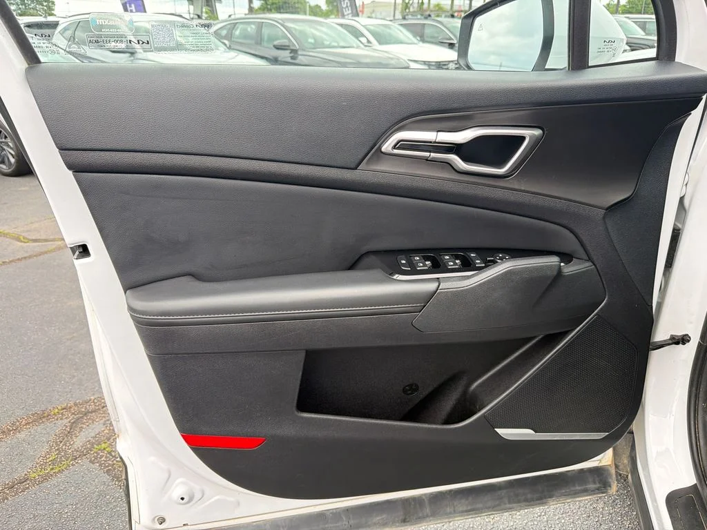 Used 2023 White Kia EX image 10