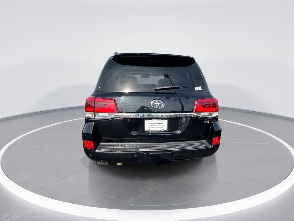 Used 2016 Black Toyota  image 7