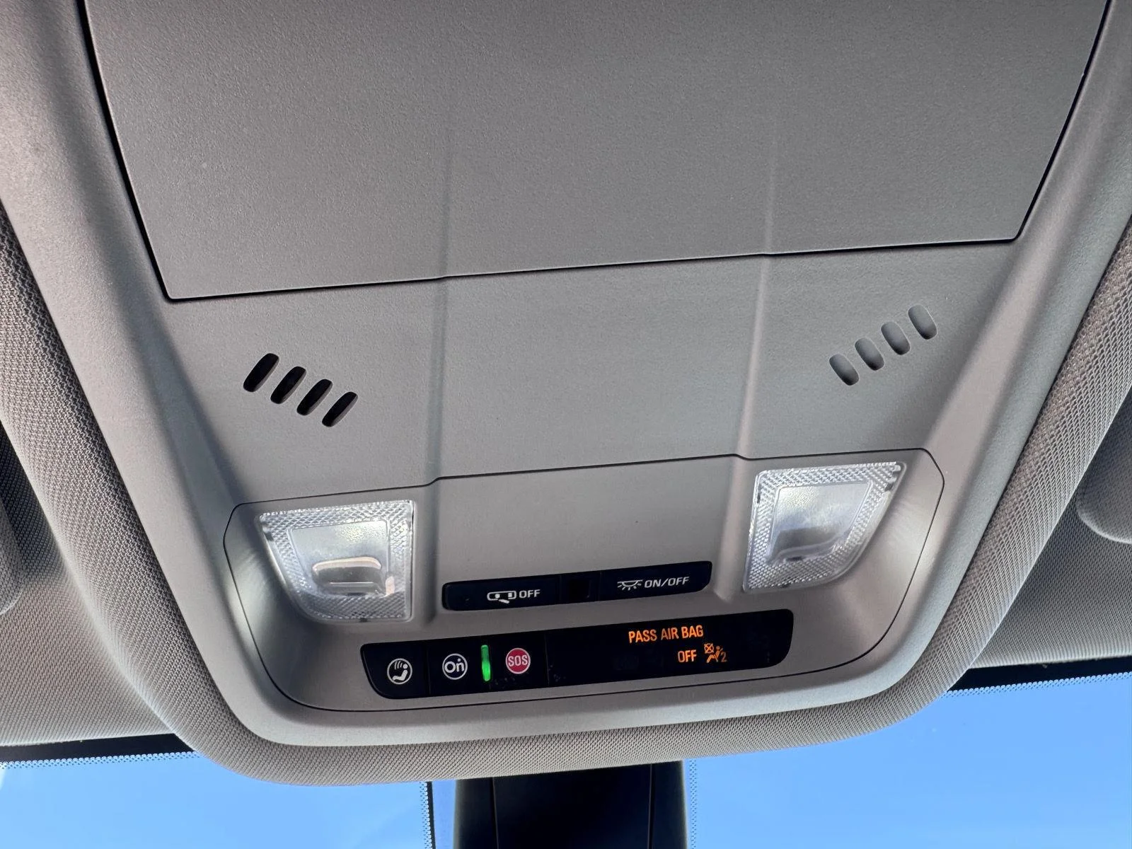 Used 2022 Summit White GMC SLE image 19