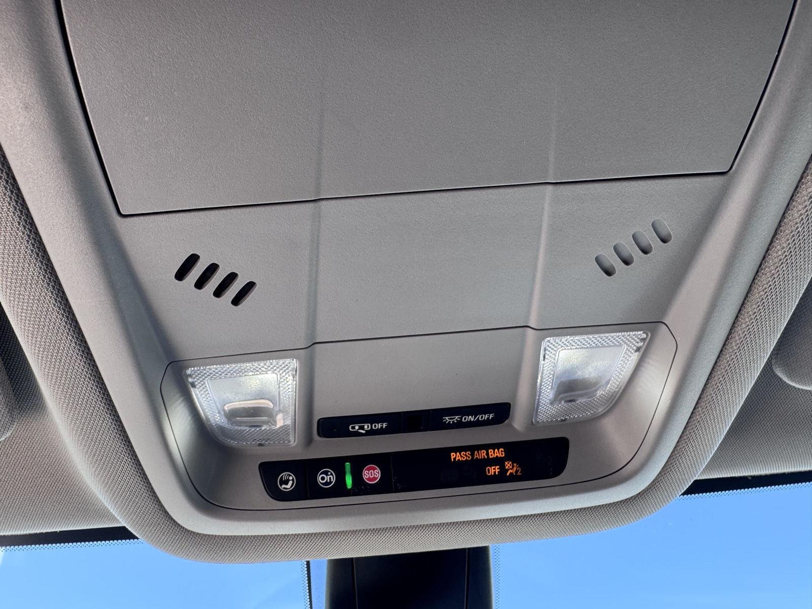 Used 2022 Summit White GMC SLE image 19