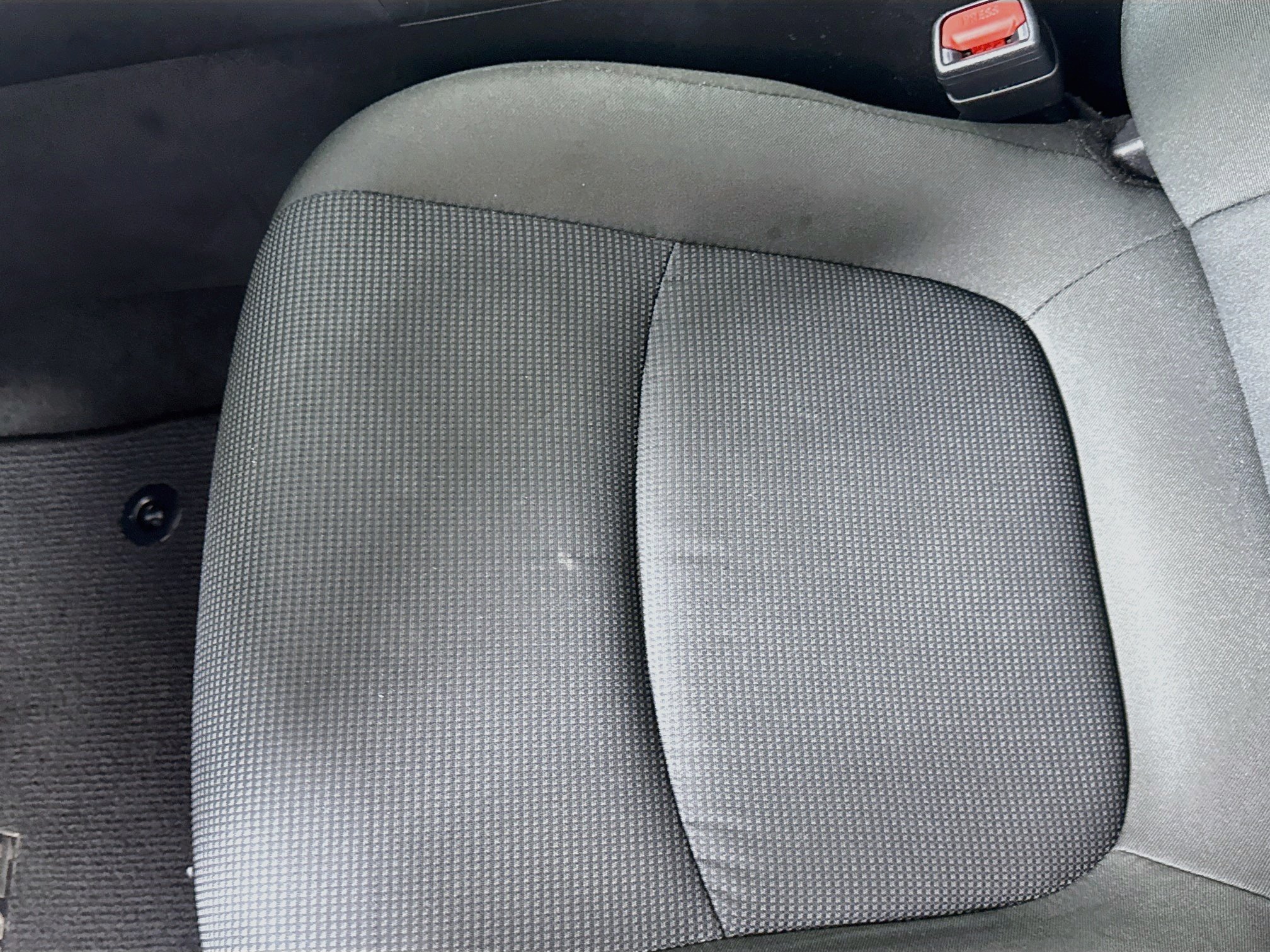 Used 2022 White Toyota LE image 17