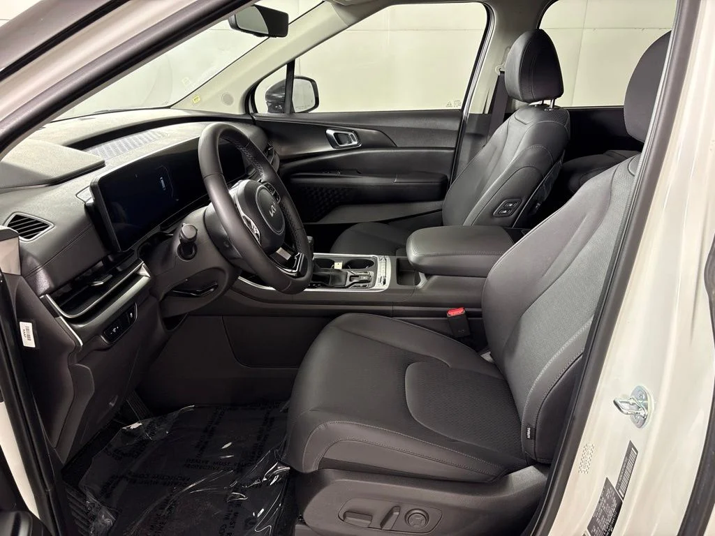 New 2026 Snow White Pearl Kia SX Prestige image 28