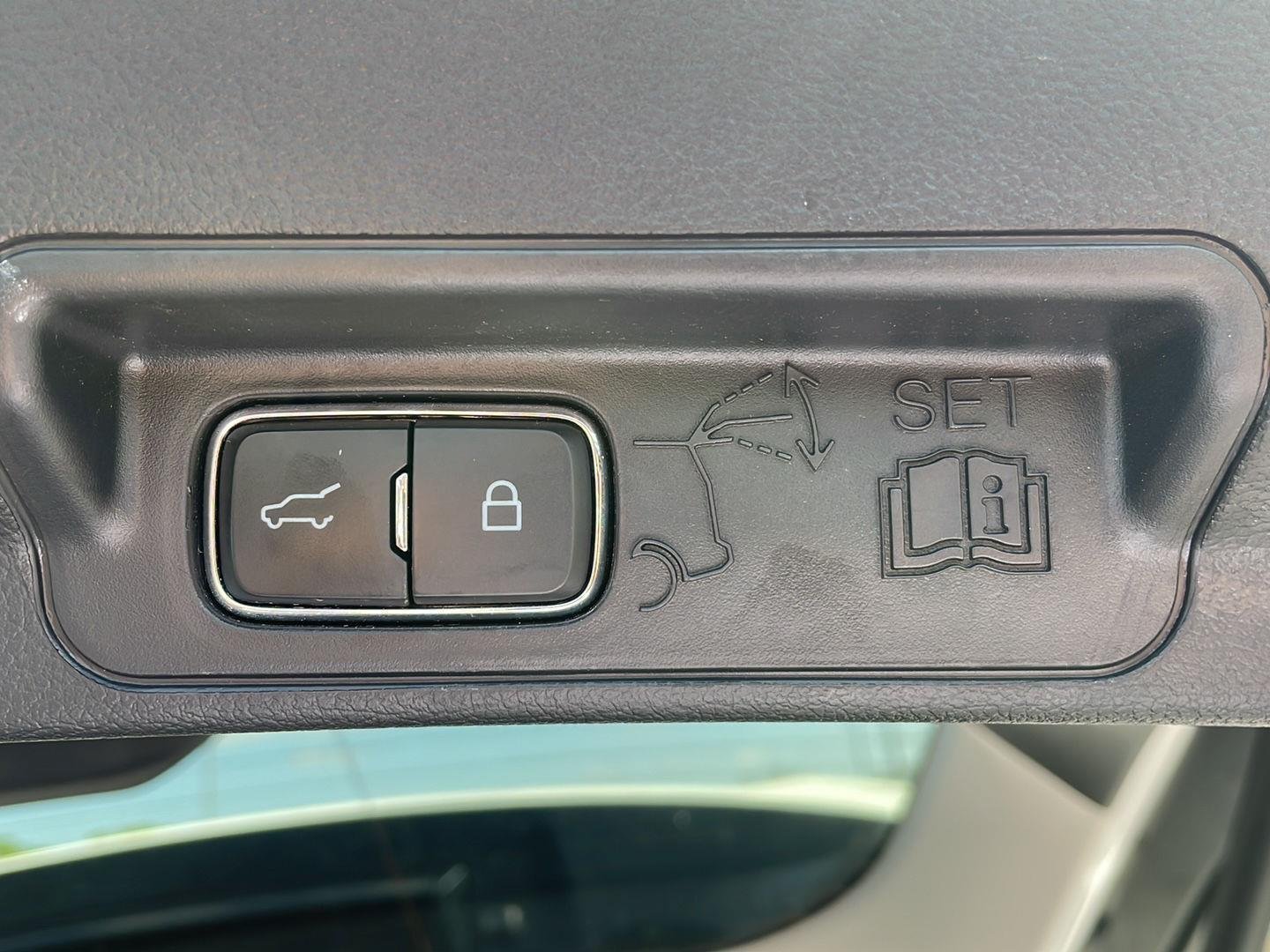 Used 2025 Star White Ford Active image 35