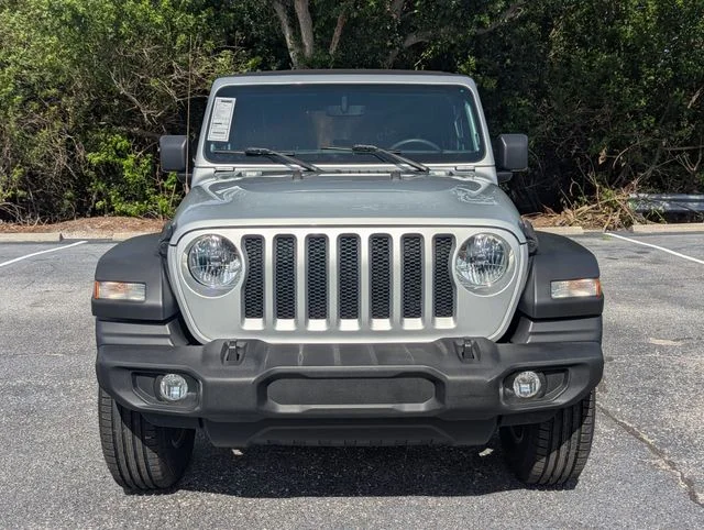 Certified Used 2022 Silver Jeep Unlimited Sport S image 3