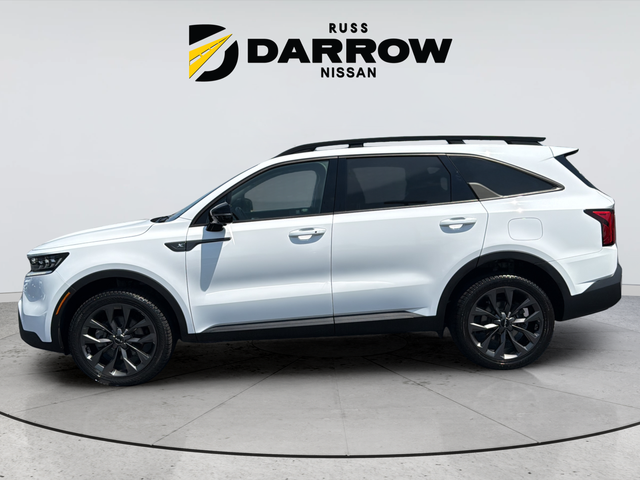 Used 2022 White Kia X-Line SX Prestige image 2