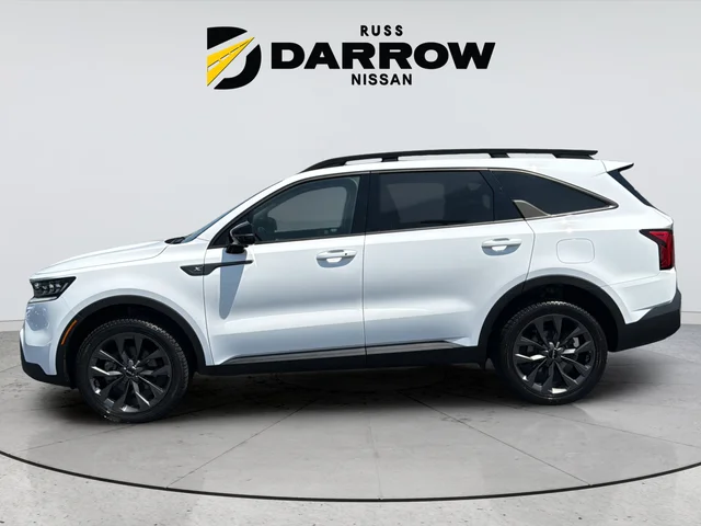 Used 2022 White Kia X-Line SX Prestige image 2