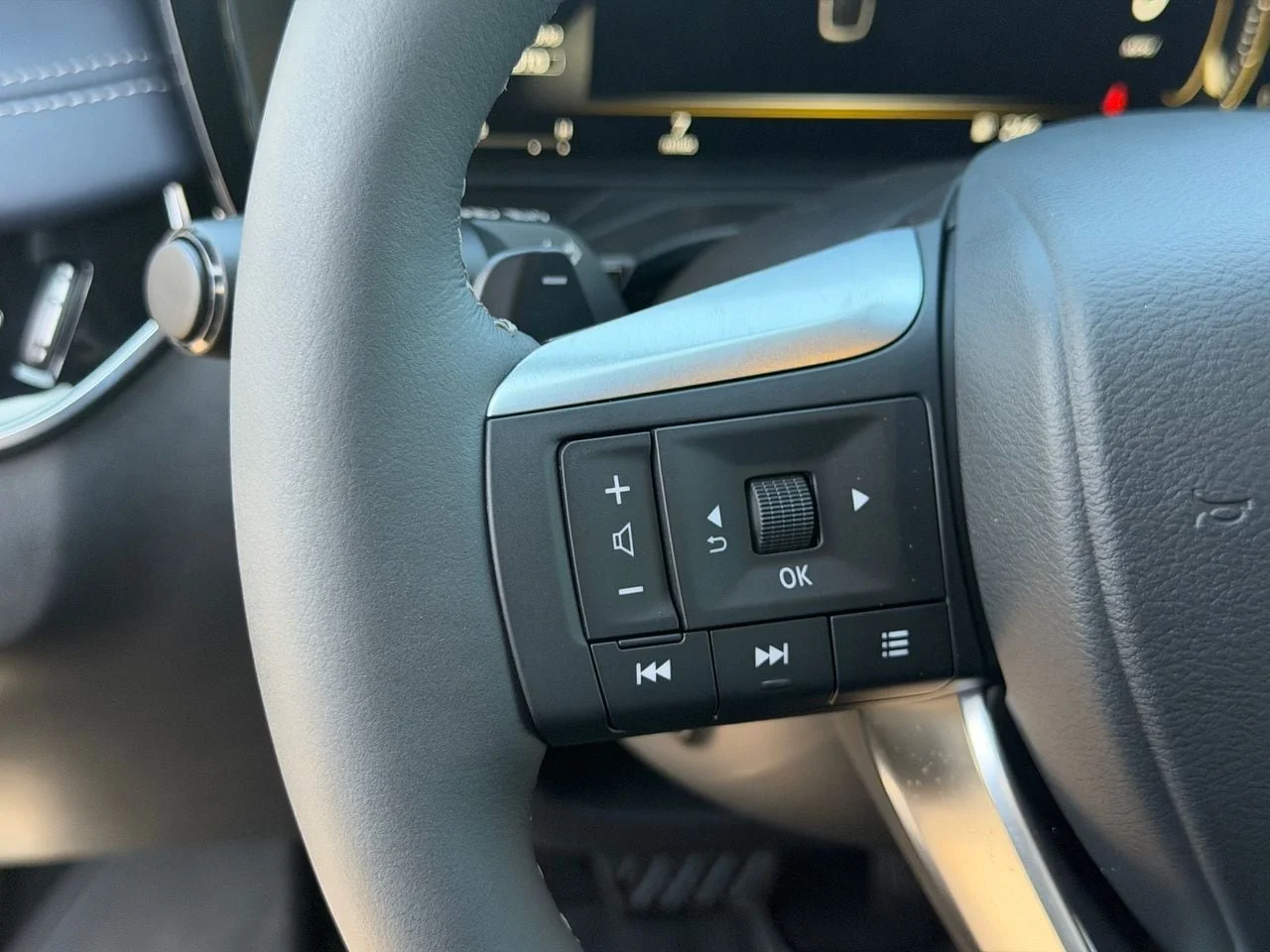 New 2027 MINERAL BLACK INFINITI Sport AWD image 19