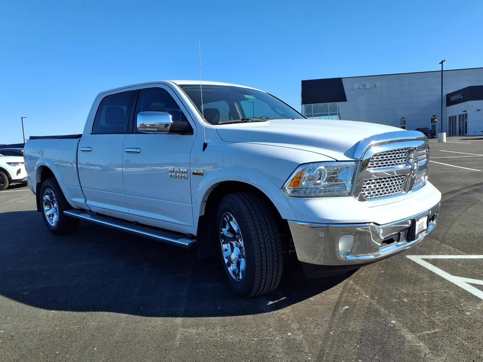 Used 2016 Bright White Clearcoat Ram Laramie image 38