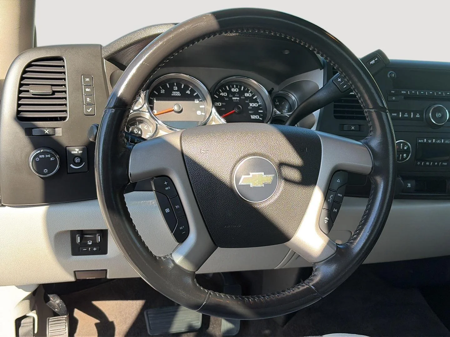 Used 2009 Blue Granite Metallic Chevrolet LT image 19