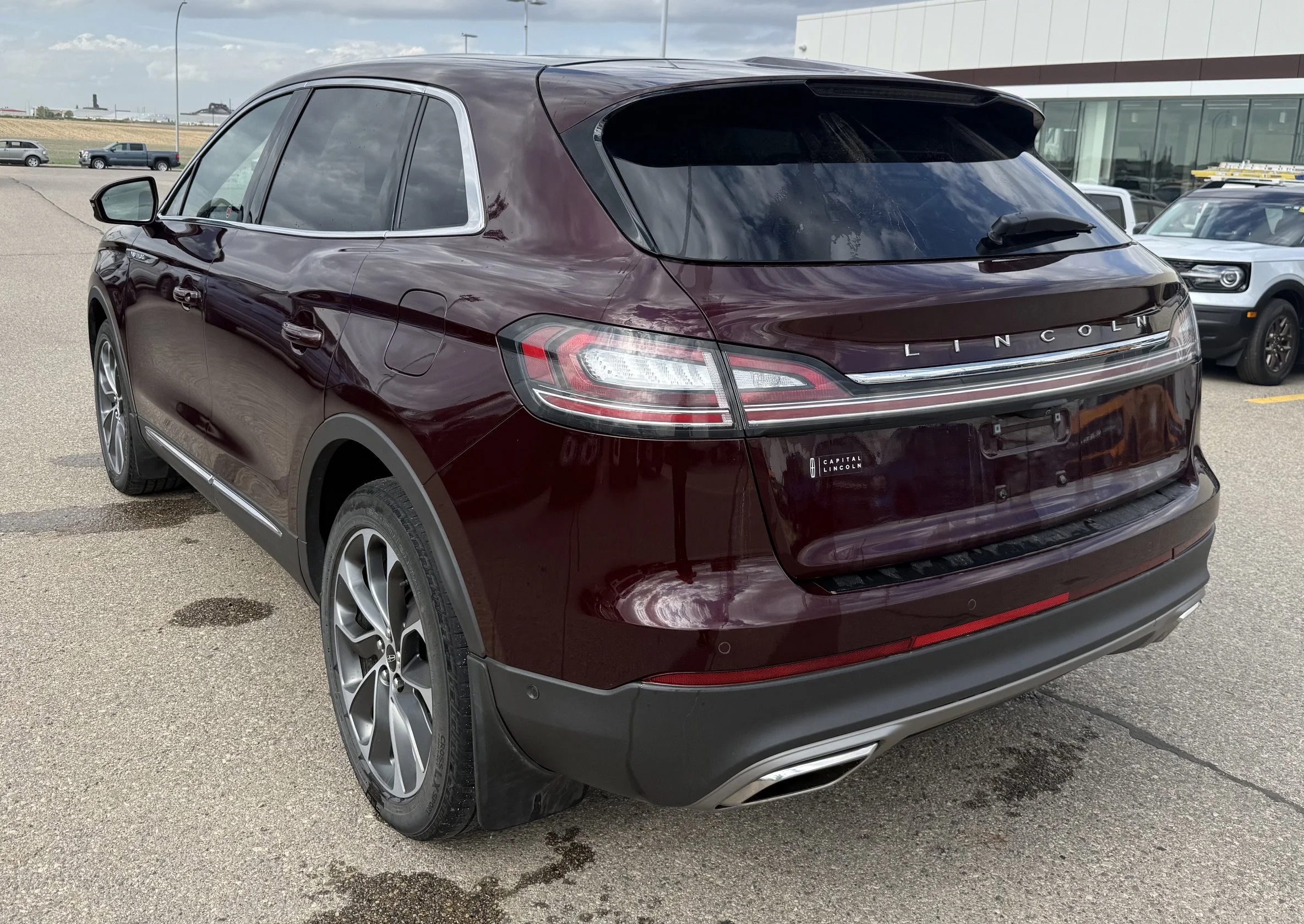 Used 2022 RED Lincoln RESERVE AWD **New Arrival** image 3