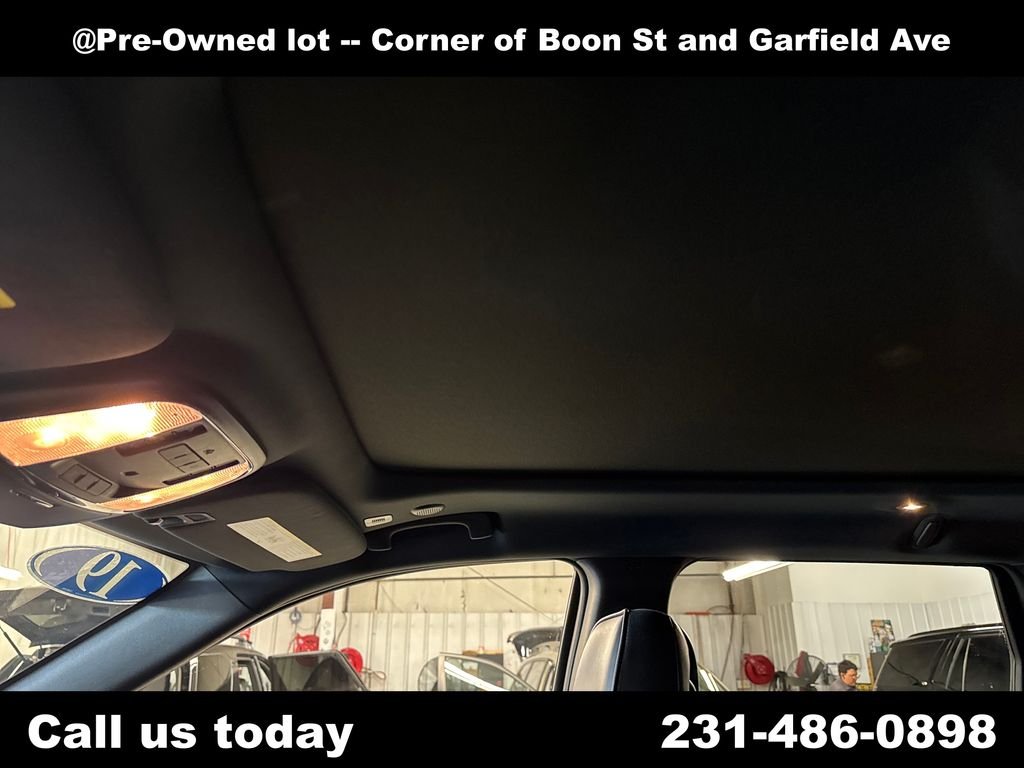 Used 2019 Red Jeep High Altitude image 13