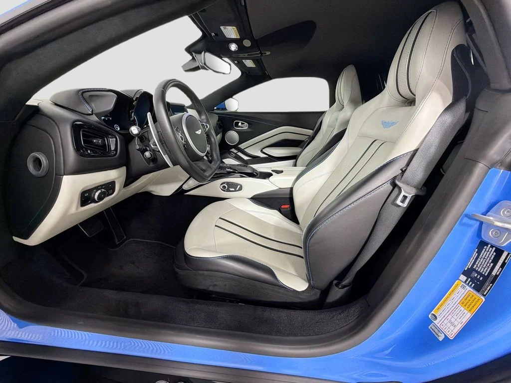 Used 2021 Blue Aston Martin Base image 21