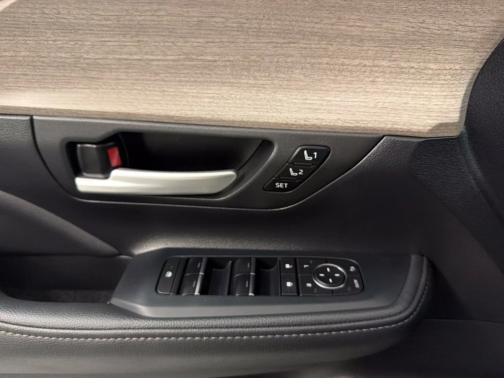 Used 2026 Cloud Toyota Limited image 18