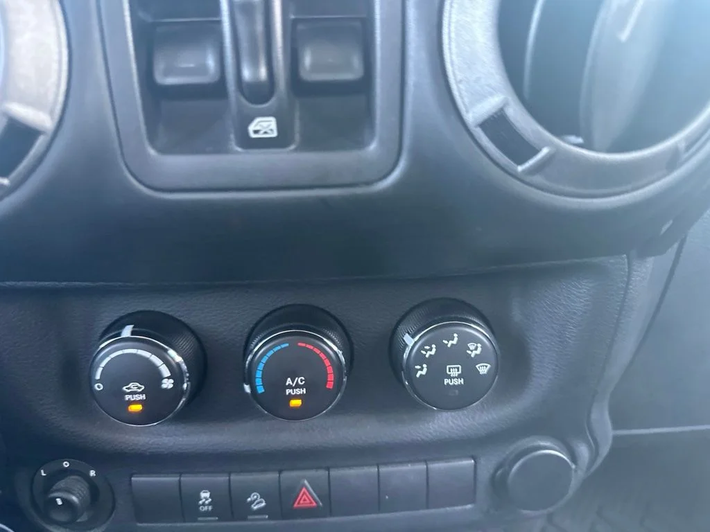 Used 2014 White Jeep Unlimited Sport image 16
