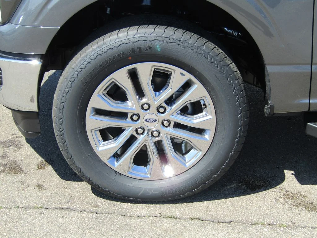 New 2026 Carbonized Gray Metallic Ford Lariat® image 4
