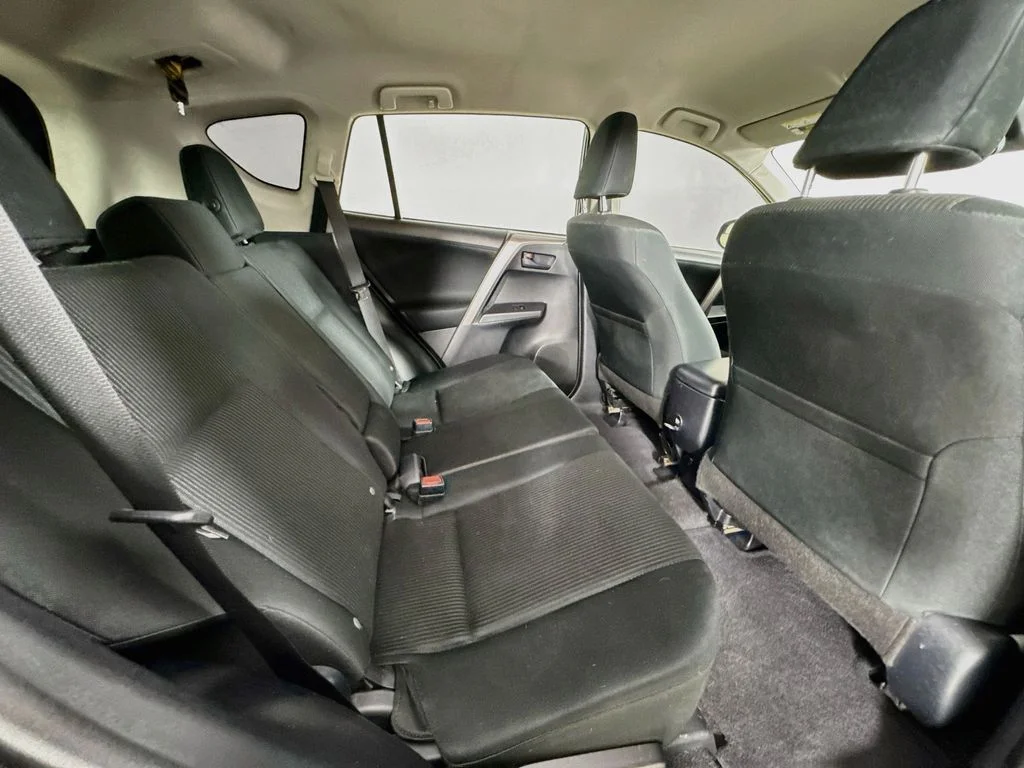 Used 2018 Magnetic Gray Metallic Toyota LE image 31